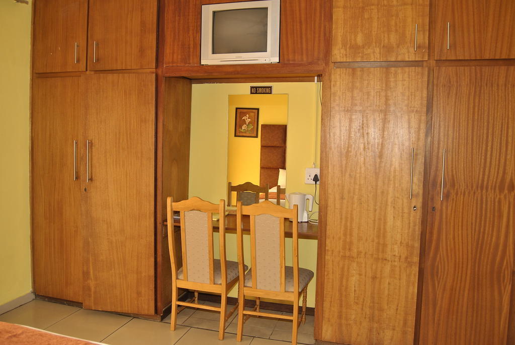 Ethen Guesthouse Polokwane Exterior foto