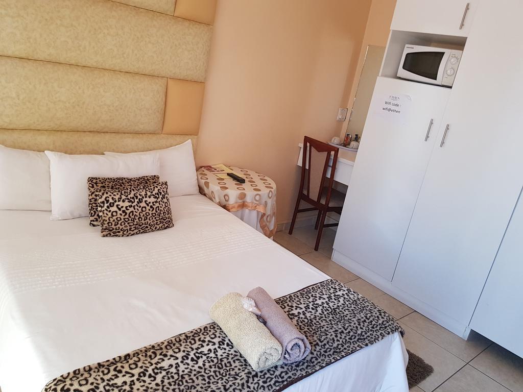 Ethen Guesthouse Polokwane Exterior foto